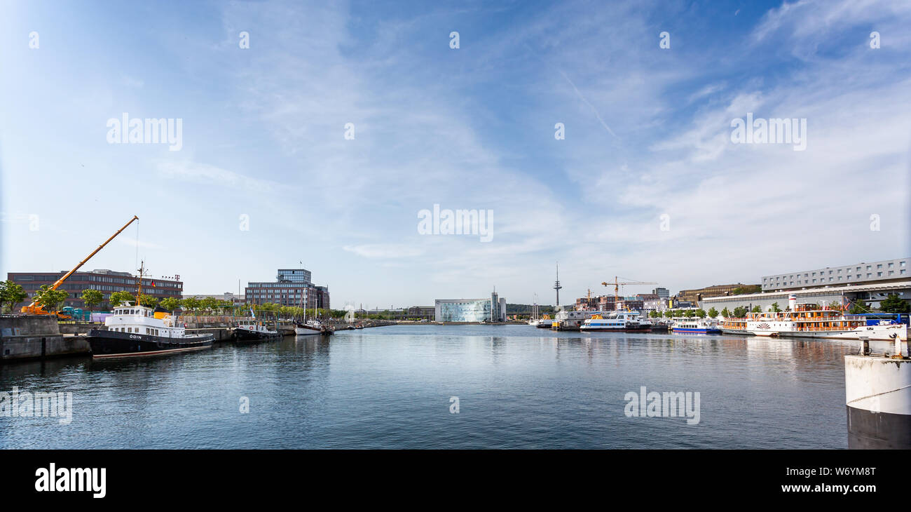 Vue depuis le pont de la Corne de pliage de Kiel à Kiel, Allemagne, le 25 juillet 2019 Banque D'Images
