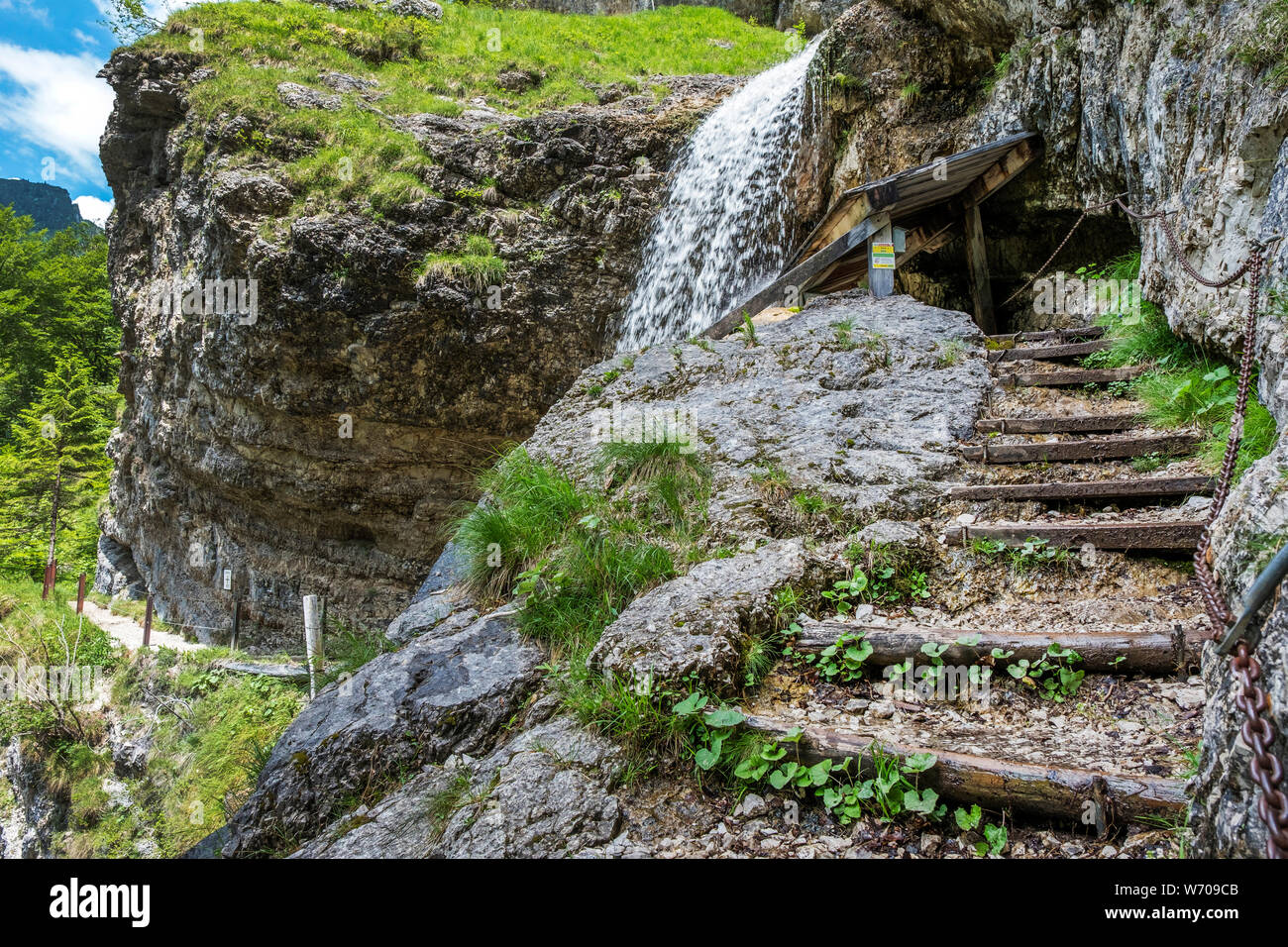 Staubfall sur le Chemin des Contrebandiers traversant la frontière allemande et autrichienne, l'Autriche, l'Europe. Banque D'Images