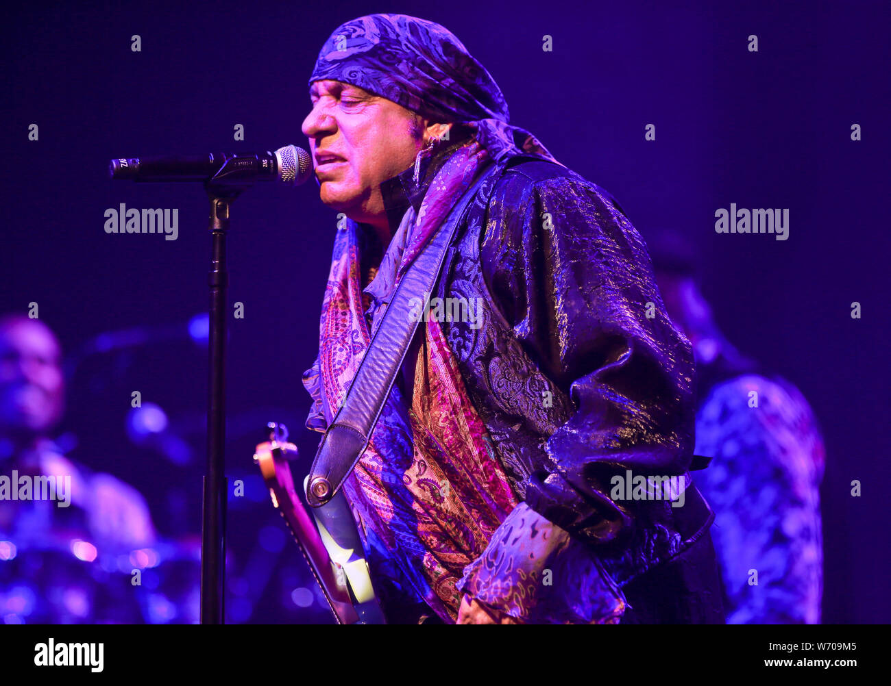 HUNTINGTON, NY-JUL 18 : Stevie Van Zandt de Little Steven & the Disciples of Soul en concert le 18 juillet 2019 au Paramount à Huntington, New York. Banque D'Images