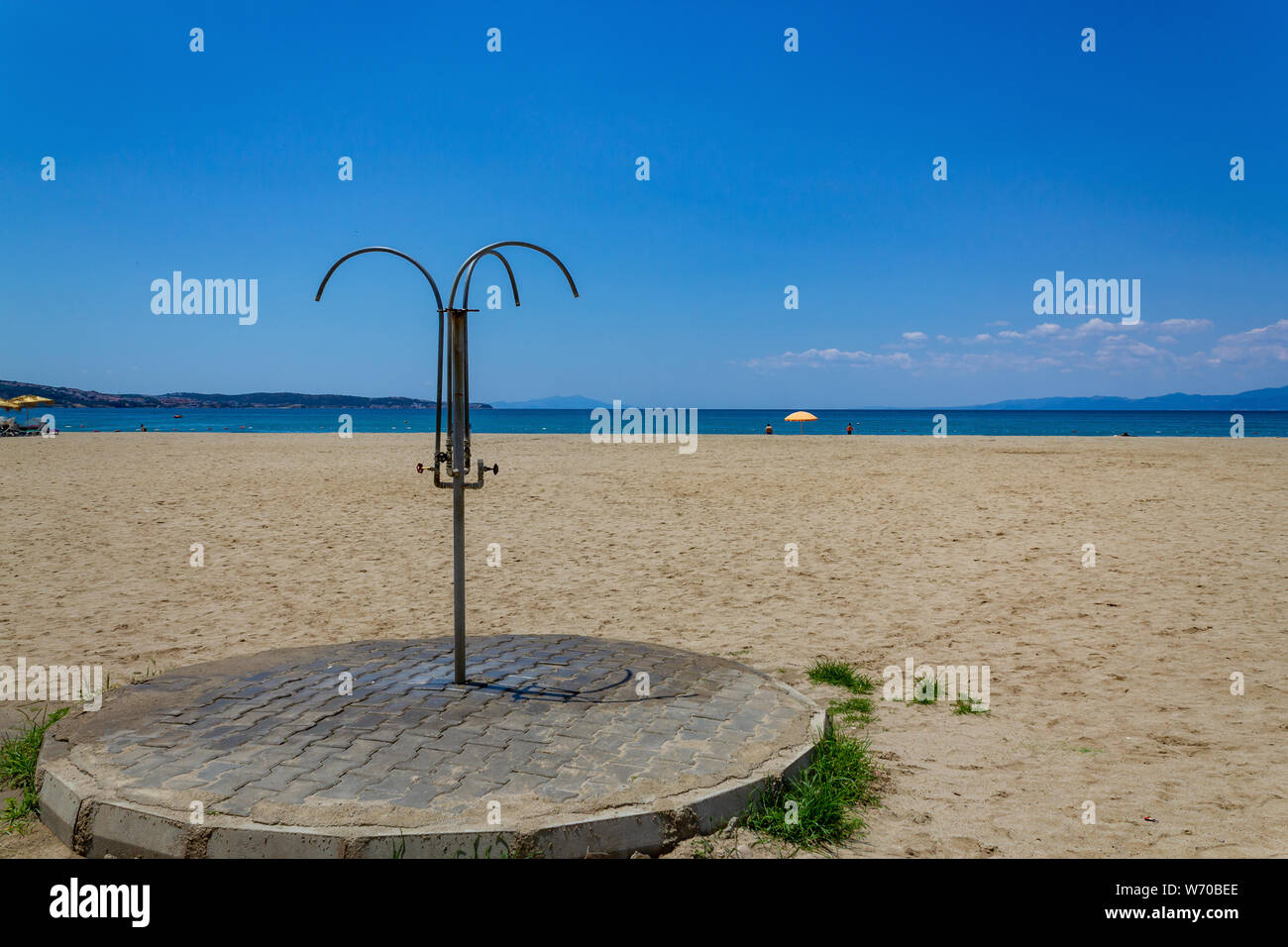 Douche sur la plage de sable Banque D'Images