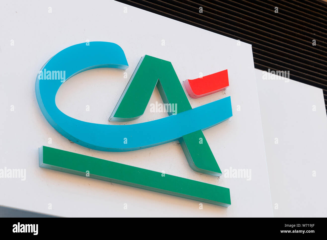 Carrara, Italie - 4 août 2019 - Le logo de la banque française Crédit Agricole, qui a récemment acheté des banques italiennes Banque D'Images