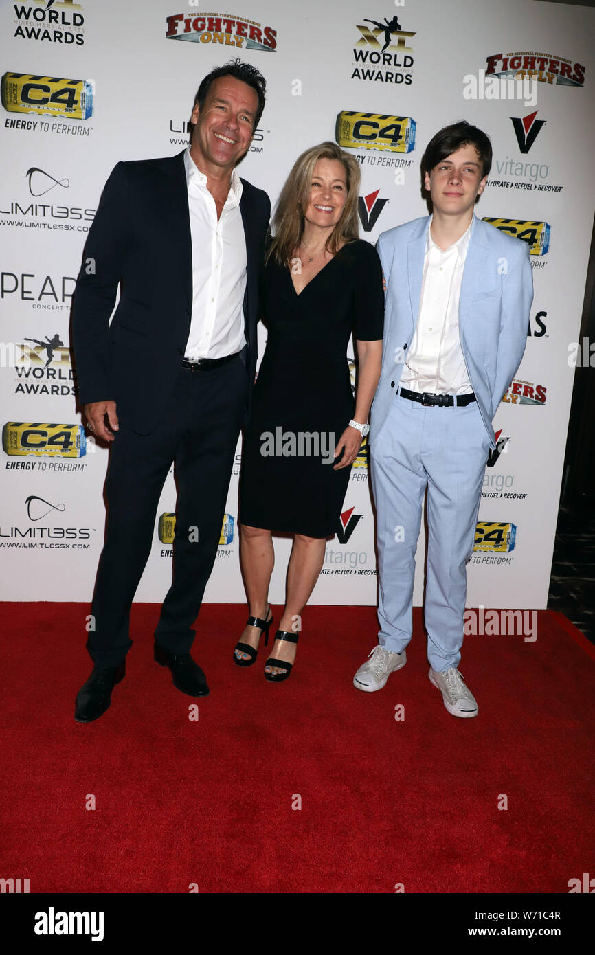 11e Assemblée mondiale de Mixed Martial Arts Awards 2019, tenue dans la grande salle de bal du Palms Casino Resort à Las Vegas, Nevada. Avec : David James Elliott, Nanci Chambers, Wyatt Smith Où : Las Vegas, Nevada, United States Quand : 03 Oct 2019/WENN.com DJDM Crédit : Banque D'Images