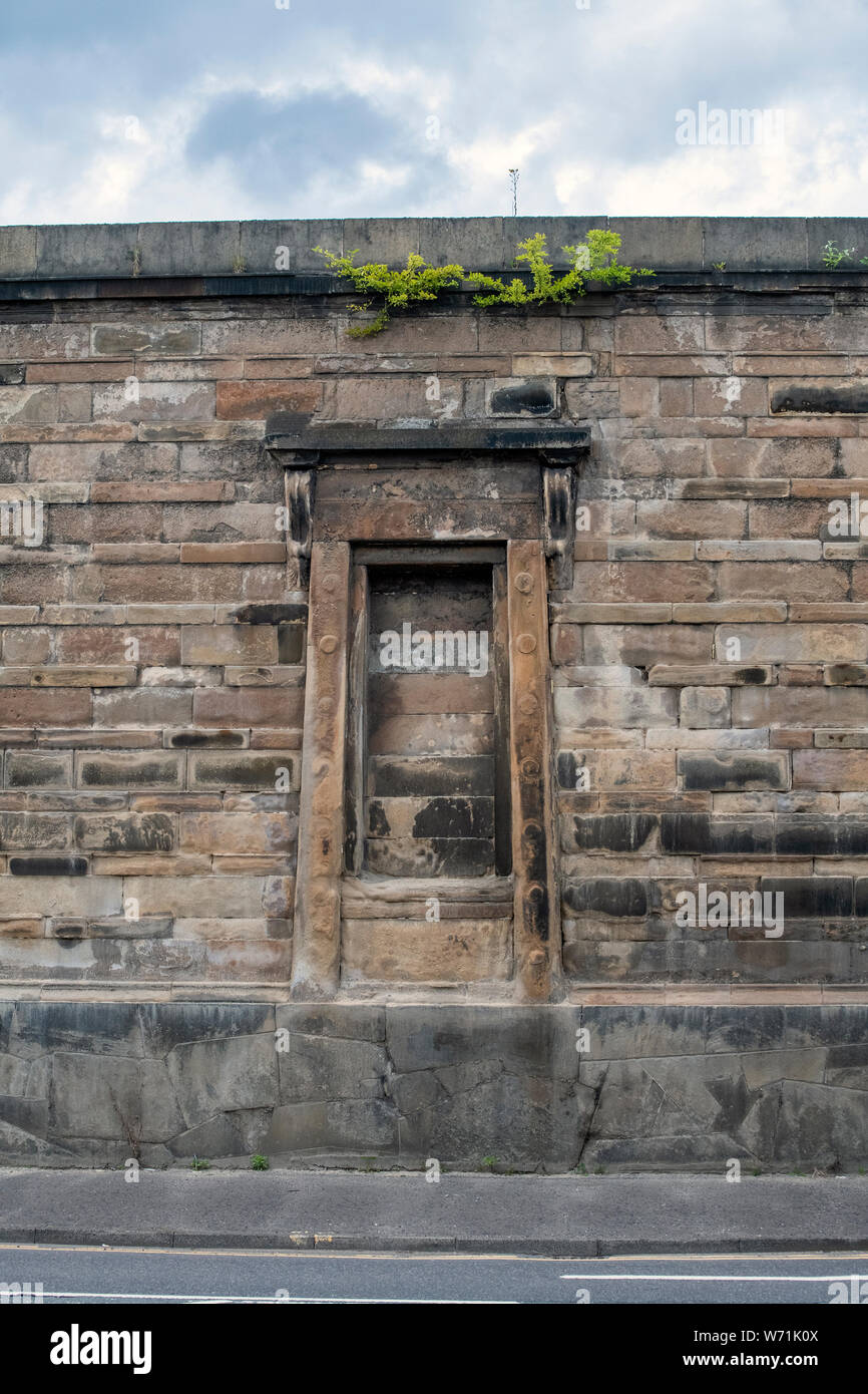 Glasgow, Ecosse, Royaume-Uni. 3 Août 2019 : photos de la Calédonie Road église libre dans l'Gorbals. Banque D'Images