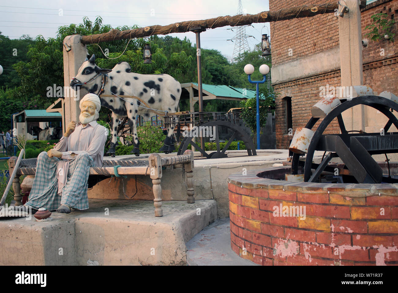 Village du Punjab Lok Virsa sculptures thème Islamabad au Pakistan Banque D'Images