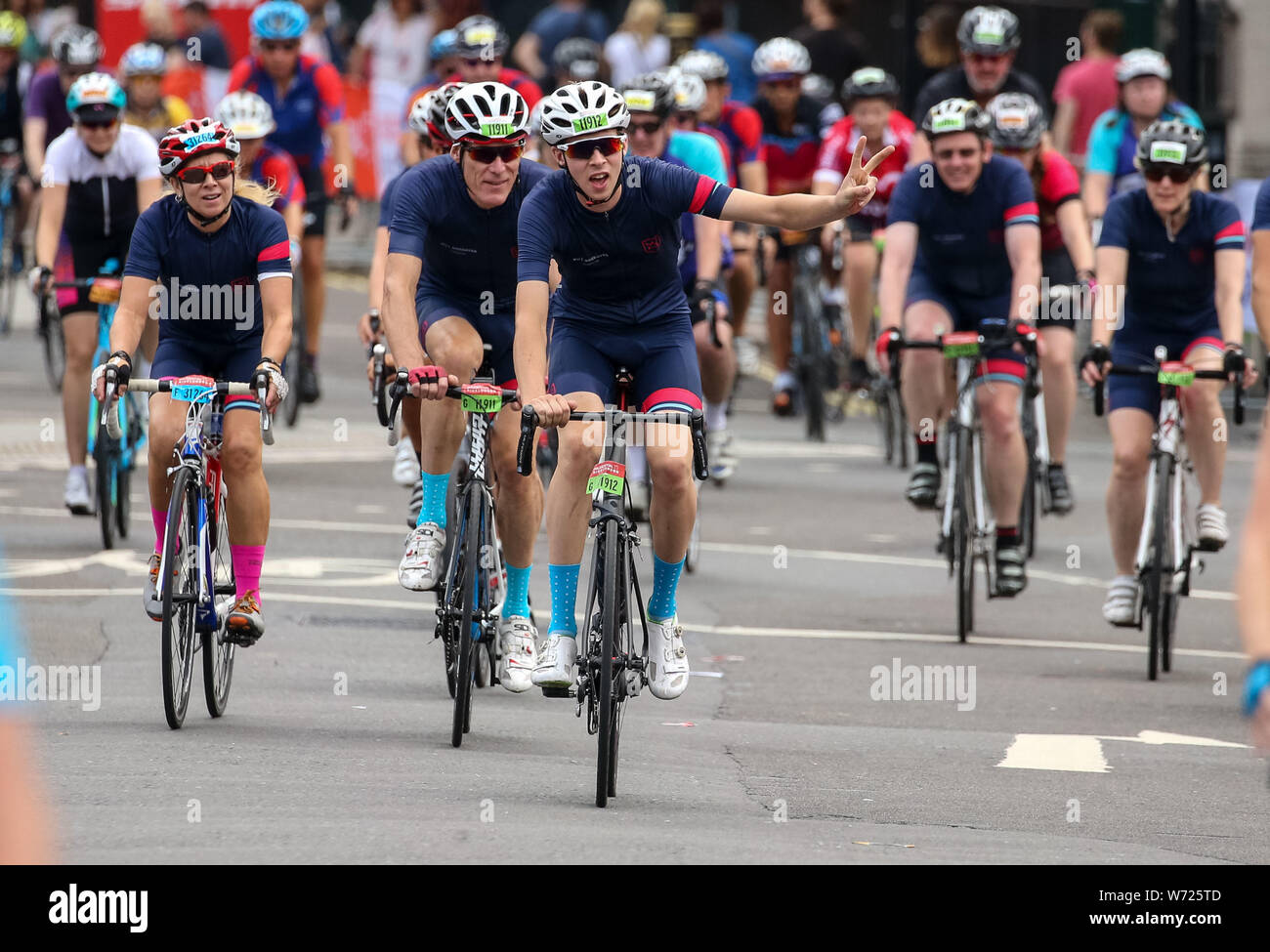 Coureurs pendant deux jours de la Prudential Ride 2019 Londres. Banque D'Images