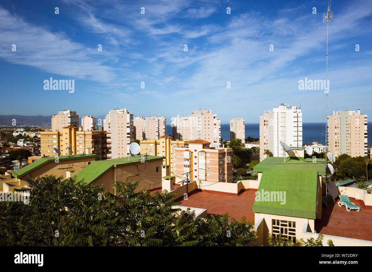 Torremolinos, Malaga province, Andalusia, Spain - Juin 19th, 2019 : Costa del Sol. Skyline de tours d'appartements à Torremolinos, un petit port de pêche Banque D'Images