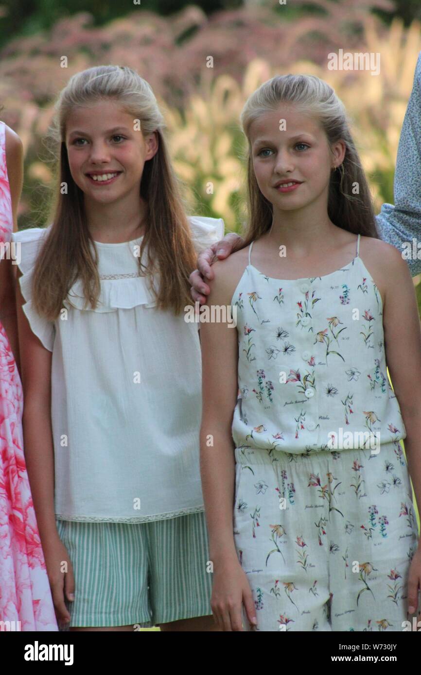 Palma de Majorque, Espagne. Le 04 août, 2019. Roi d'Espagne Felipe VI et de la reine avec la Princesse Letizia Leonor et Sofia Infantile de Borbon pendant un été photo session au Palais de Marivent à Palma de Majorque, 04 août 2019. Credit : CORDON PRESS/Alamy Live News Banque D'Images