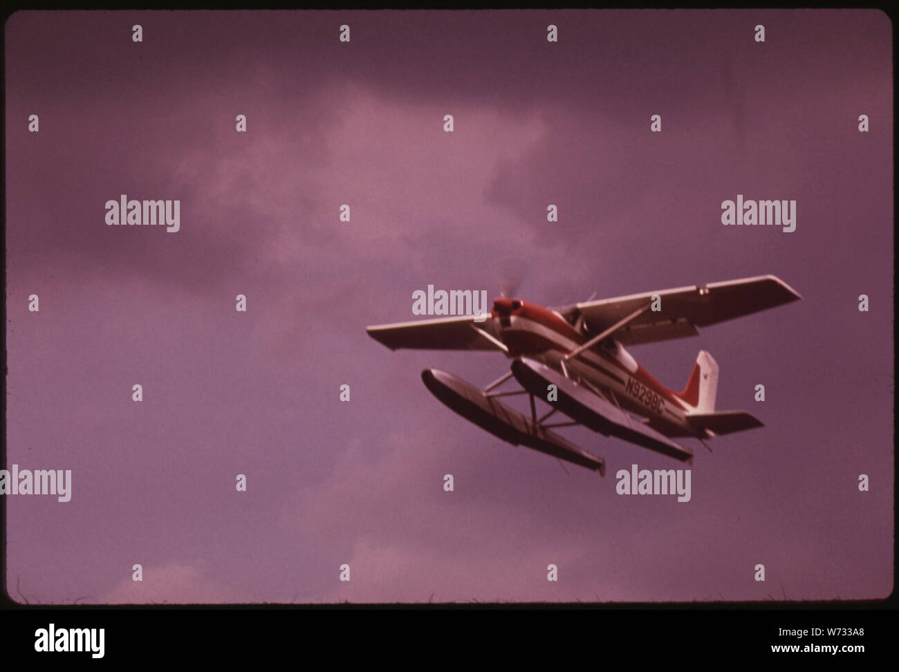 Les hydravions sont populaires auprès des touristes pour visiter la ville, ET SONT UTILISÉS POUR LA LUTTE CONTRE L'INCENDIE PAR L'ÉTAT DE NEW YORK PLUTÔT QUE DE TOURS D'OBSERVATION, DANS LES ADIRONDACK FOREST PRESERVE Banque D'Images