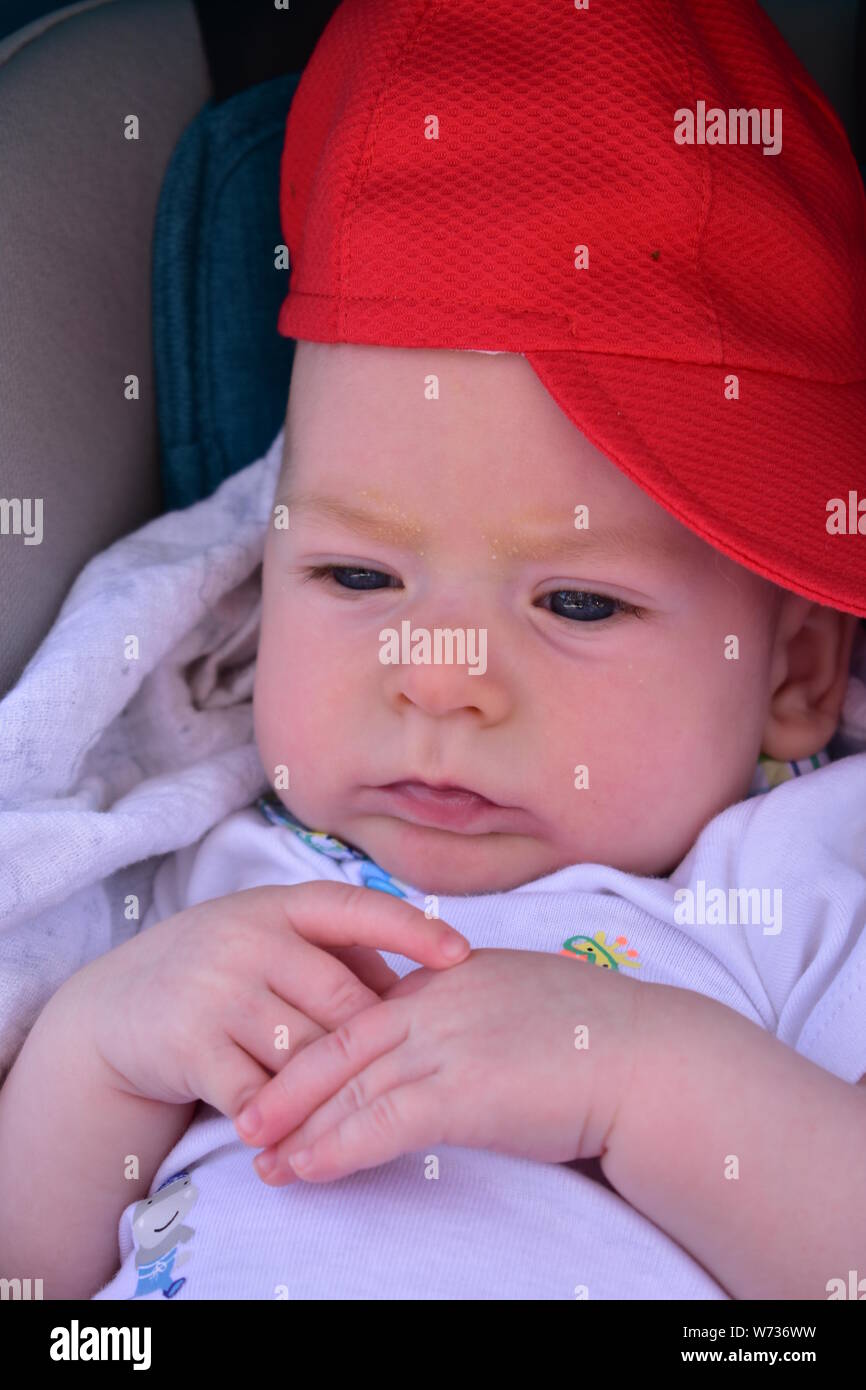 Bebe Nouveau Ne Garcon Blond Aux Yeux Bleus Dix Semaines Photo Stock Alamy Bebe Nouveau Ne Garcon Blond Aux Yeux Bleus Dix Semaines Photo Stock Alamy