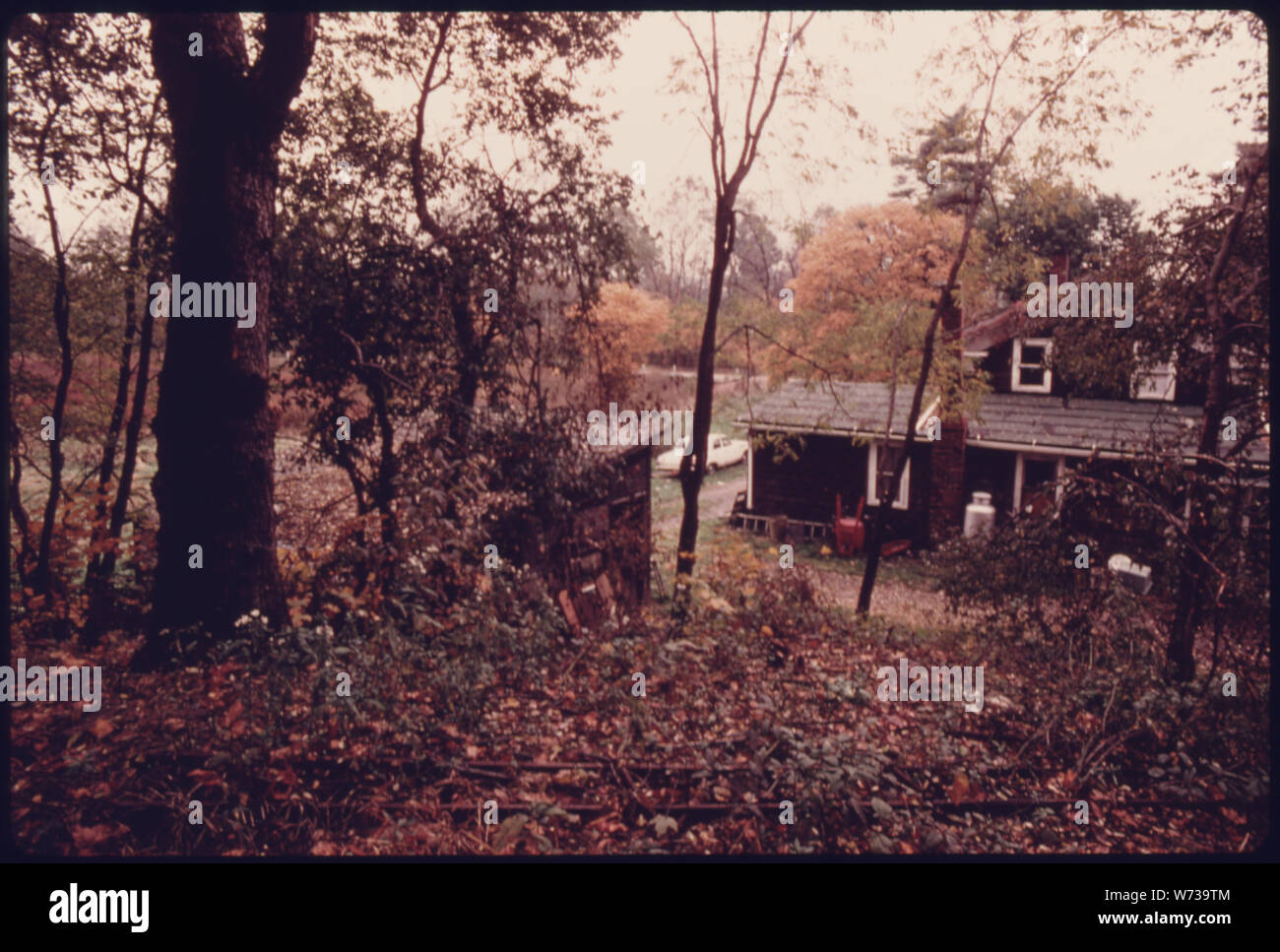 Le HAUT D'UN SITE ARCHÉOLOGIQUE APPELÉ LE MONTICULE BOTZUM AVEC UNE DATE DE 500 avant J.-C., SELON LE CLEVELAND MUSEUM OF NATURAL HISTORY. Il SE TOURNE VERS LE LOGEMENT DE LOCATION PRÈS DE RIVERVIEW ROAD AU SUD DE BATH ROAD À NORTHAMPTON PRÈS DE Akron, Ohio. La région est riche en histoire de l'Inde. Cet emplacement est à l'INTÉRIEUR DU NOUVEAU Cuyahoga Valley National Recreation Area, 30 000 acres de terres non exploitées EN GRANDE PARTIE SITUÉ DANS UN 20 MILLES ENTRE CLEVELAND ET AKRON Banque D'Images