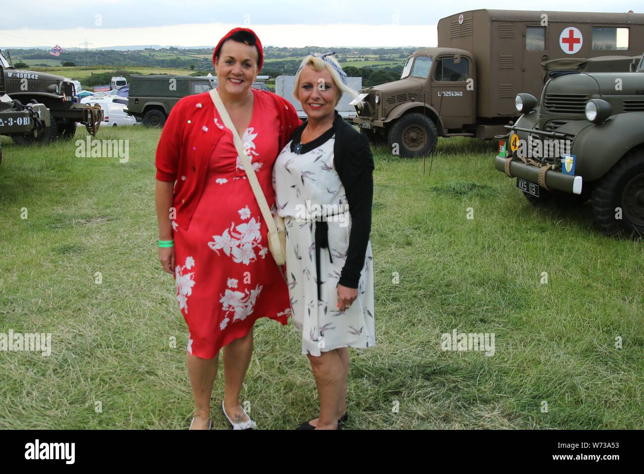6 juillet 2019 Guerre Bradford-Yorkshire - Week-end deux dames habillés en costume des années 1940. Banque D'Images