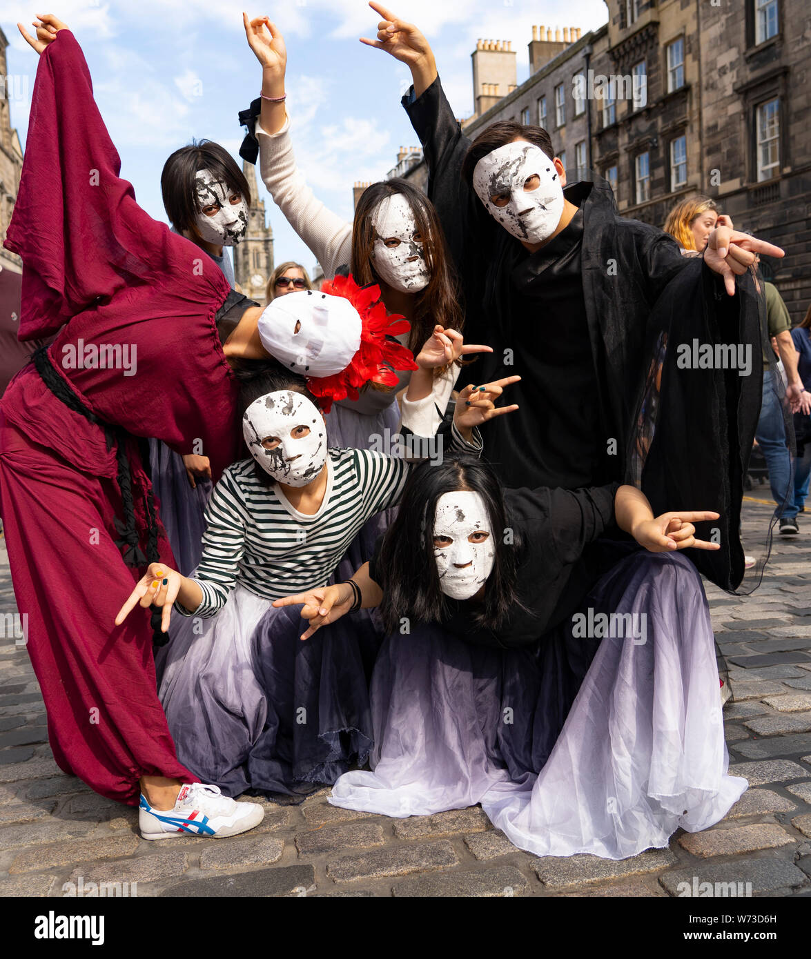 Edinburgh, Ecosse, Royaume-Uni. 3 août 2019. Le premier week-end de l'Edinburgh Fringe Festival le temps le sort des milliers de touristes Banque D'Images