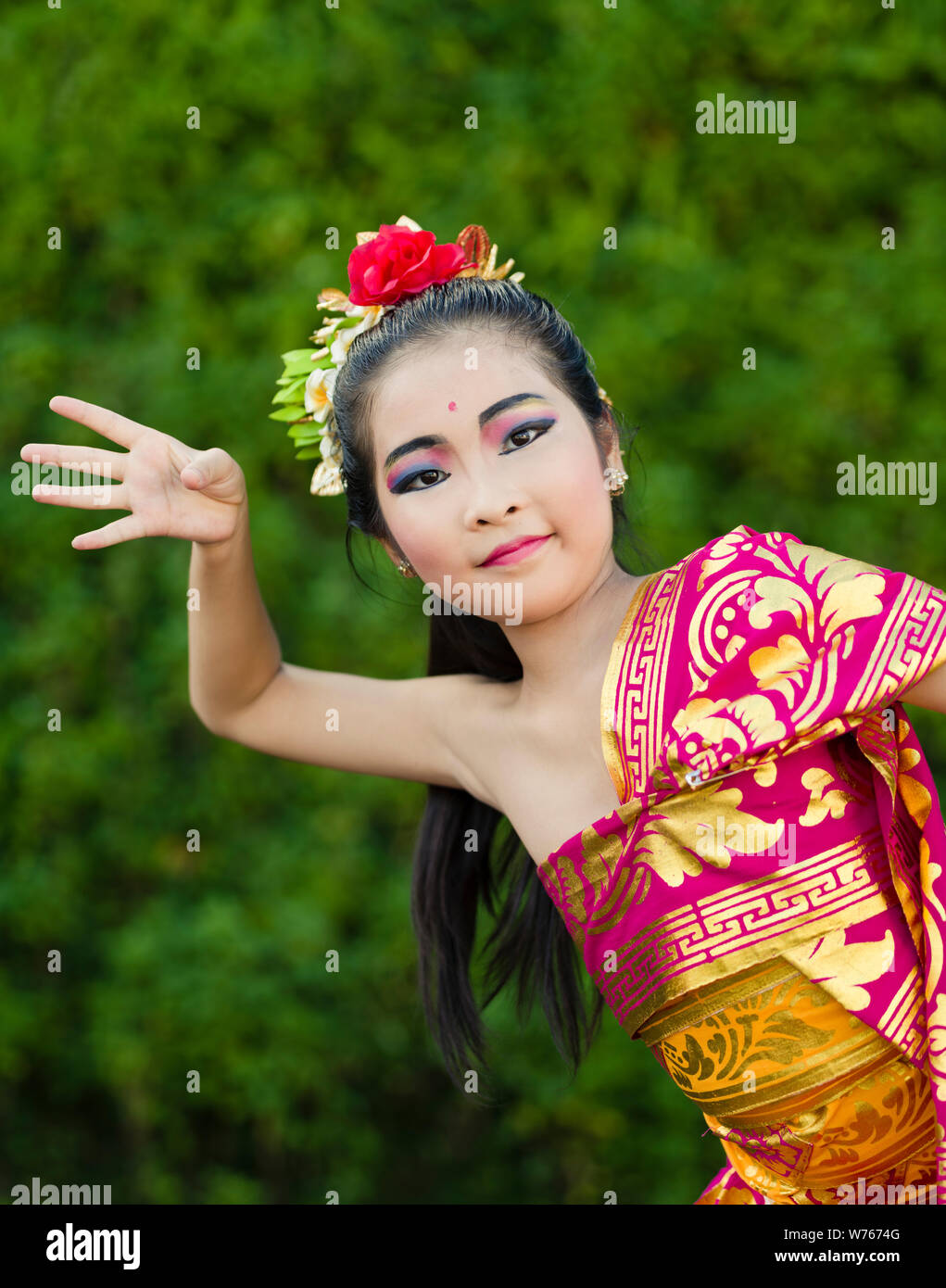 Portrait de danse balinaise et gamelan membre du groupe. La danse et la musique traditionnelles de Bali, Indonésie, Asie du Sud-Est, y compris Legong Barong Danse de bienvenue Banque D'Images
