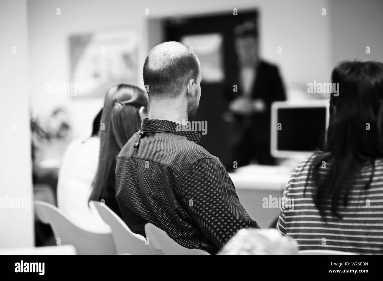 Close up.business team sur fond flou bureau. photo en noir et blanc Banque D'Images