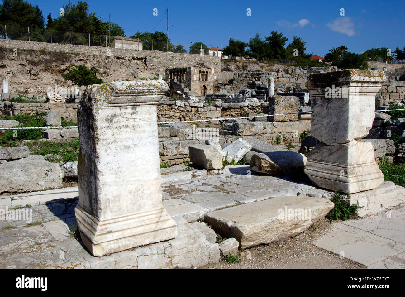 La Grèce. Ancienne Corinthe (polis). Ruines du site archéologique. Région du Péloponnèse. Banque D'Images
