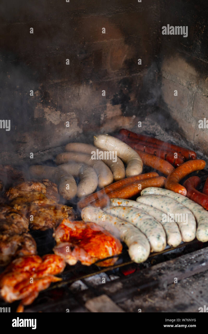 Brick barbecue Banque de photographies et d'images à haute résolution -  Alamy
