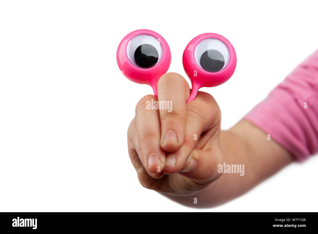 Effrayé et surpris mais funny cartoon character visage fait avec la main de l'enfant et des yeux couinent isolé sur fond blanc avec copie espace Banque D'Images