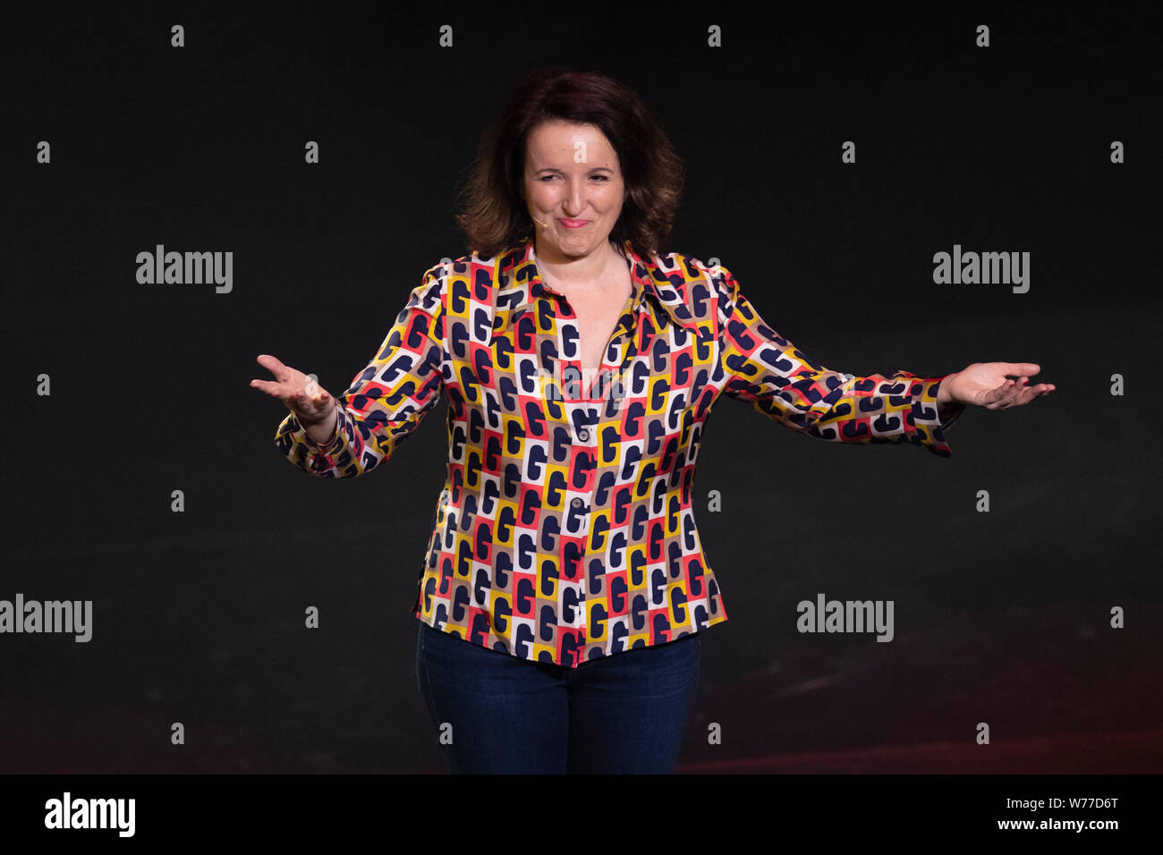 L'humoriste Anne Roumanoff sur la scène du Grimaldi Forum à Monaco le 23 mars 2019, à l'occasion du "Serenissimes de l'humour" Banque D'Images