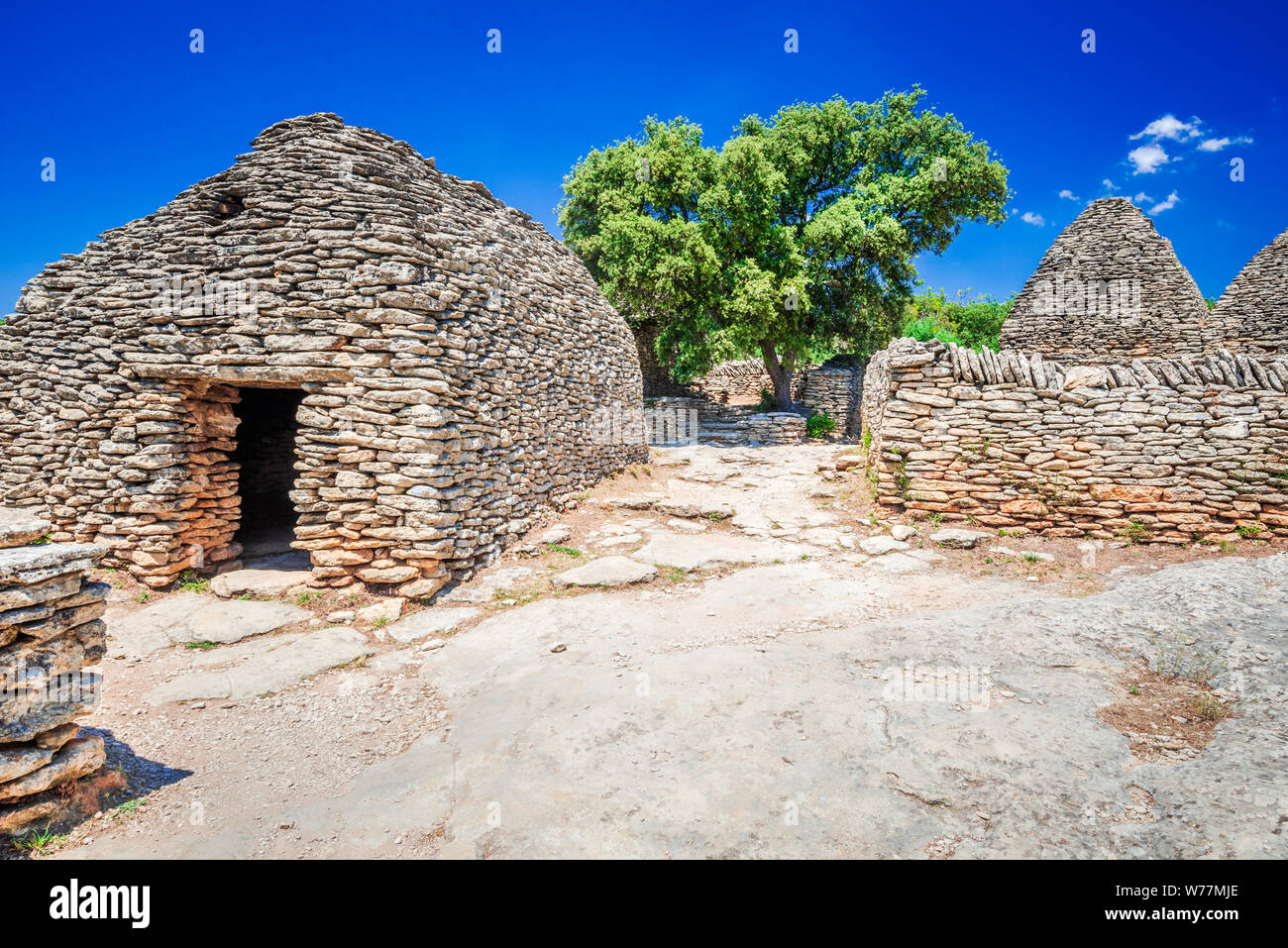Gordes, Vaucluse - Borie, une structure en pierre sèche dans la région Provence-Alpes-Côte d'azur du sud-est de la France Banque D'Images