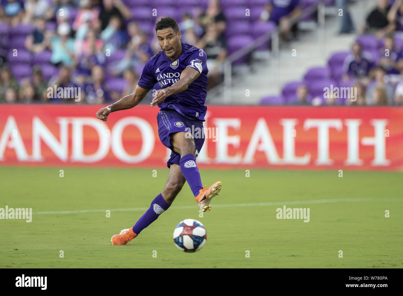 Orlando, Floride, États-Unis d'août 3ème, 2019. La Ville d'Orlando en avant TESHO AKINDELE (13 notes) dans la première moitié contre le FC Dallas Stadium à Exploria à Orlando. La Floride. Credit : Cory Knowlton/ZUMA/Alamy Fil Live News Banque D'Images