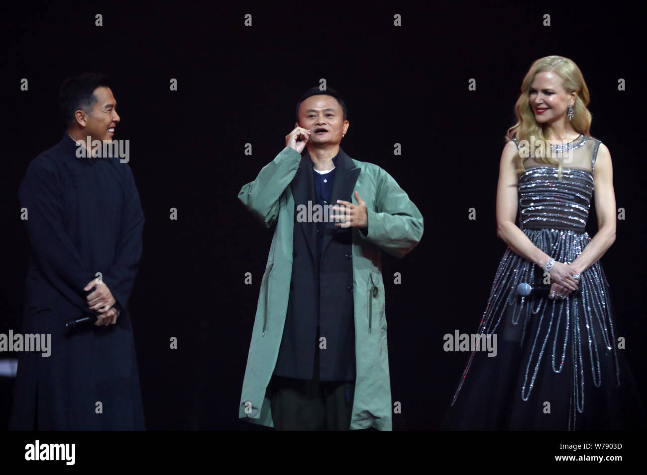 (De gauche) Hong Kong ou l'acteur Donnie Yen Chi Tan Yen, Jack Ma Yun, président de l'e-commerce chinois Alibaba Group, géant et actrice australienne Nicole Banque D'Images