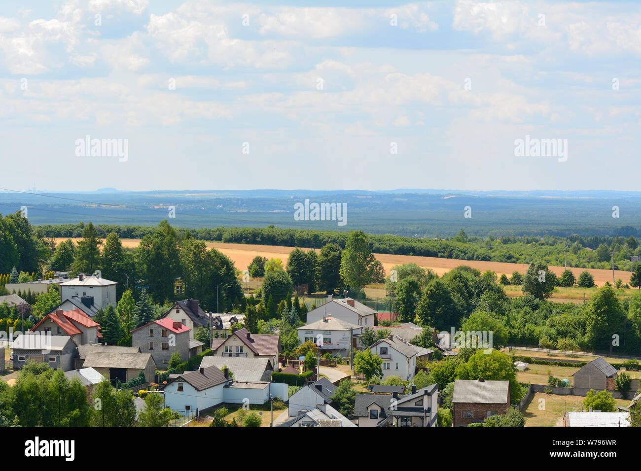 Podzamcze - un village de Pologne située dans la voïvodie de Silésie dans la municipalité d'Ogrodzieniec. Podzamcze de EuropeView - une ville dans le sud Banque D'Images