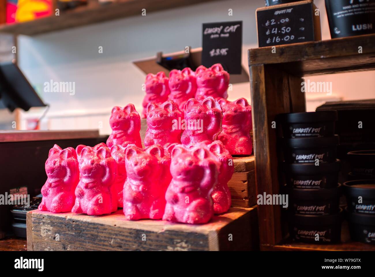 Lucky cat savon dans une boutique sur Pribces Street, Edinburgh, Royaume-Uni Banque D'Images