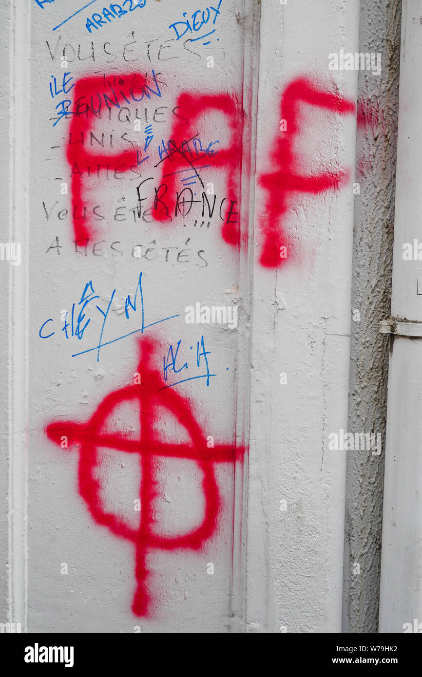 Politique d'extrême-droite grafiti, Ales, Gard, France Banque D'Images