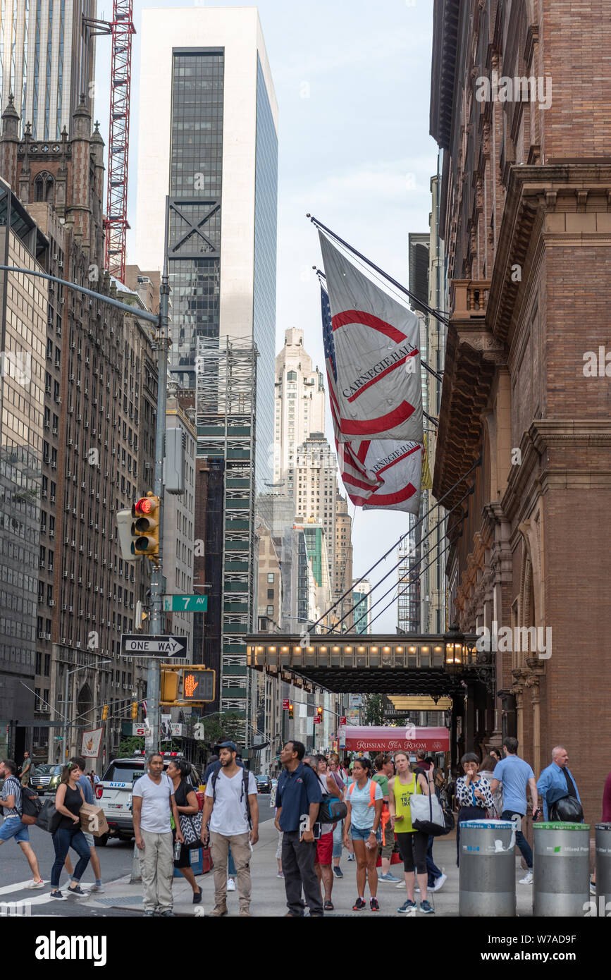 Carnegie Hall, 7e Ave - W 57th Street, Manhattan, New York City, USA Banque D'Images