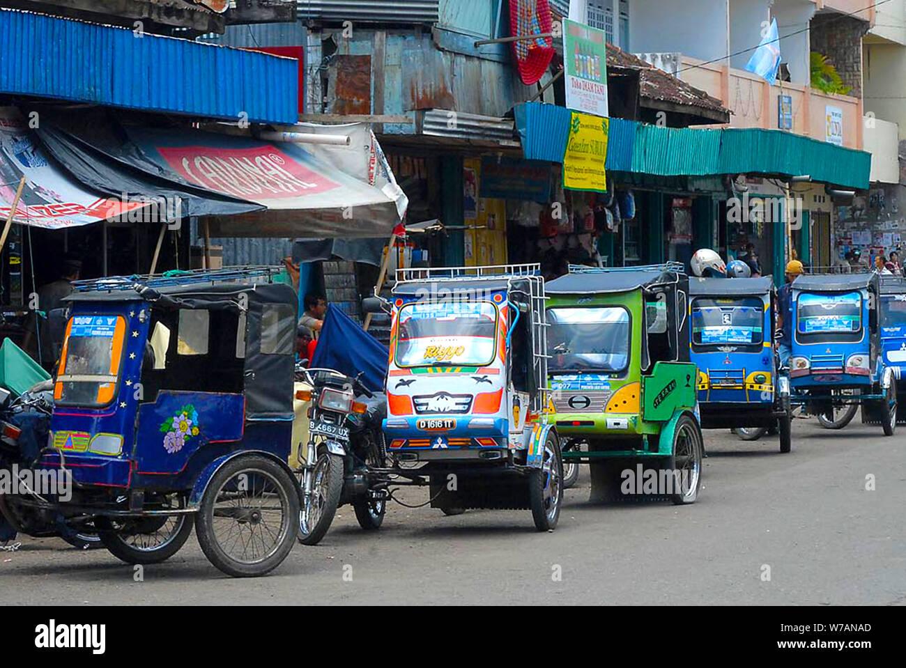 Motorized auto rickshaw Banque de photographies et d’images à haute ...