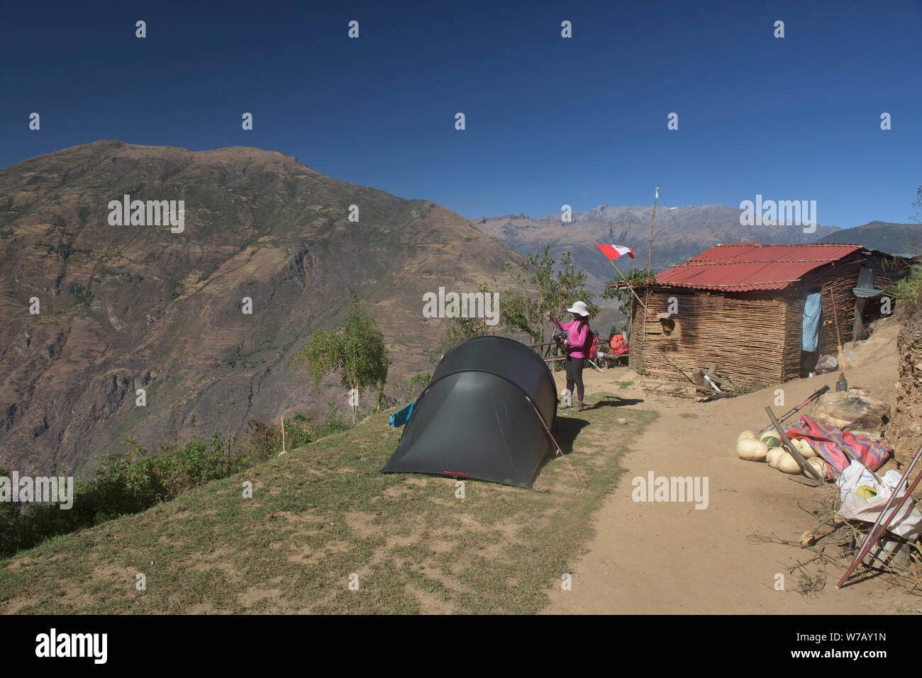 Camping dans le village de montagne d'Marimpata sur la randonnée Choquequirao, l 'autre Machu Picchu,' Capuliyoc, Apurimac, Pérou Banque D'Images
