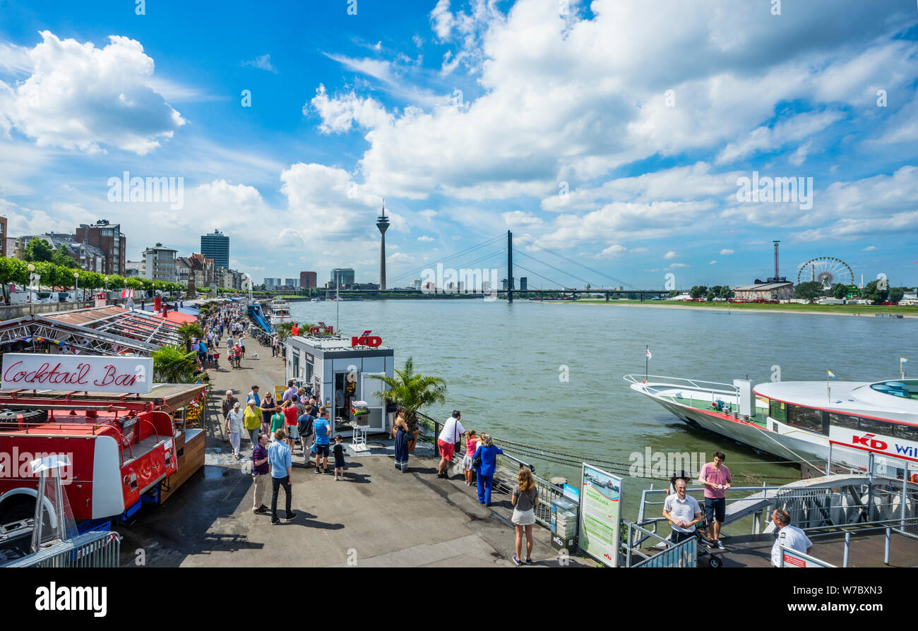 Rathausufer à Düsseldorf, Düsseldorf, promenade Rhein Nordrhein-westfalen, Allemagne Banque D'Images