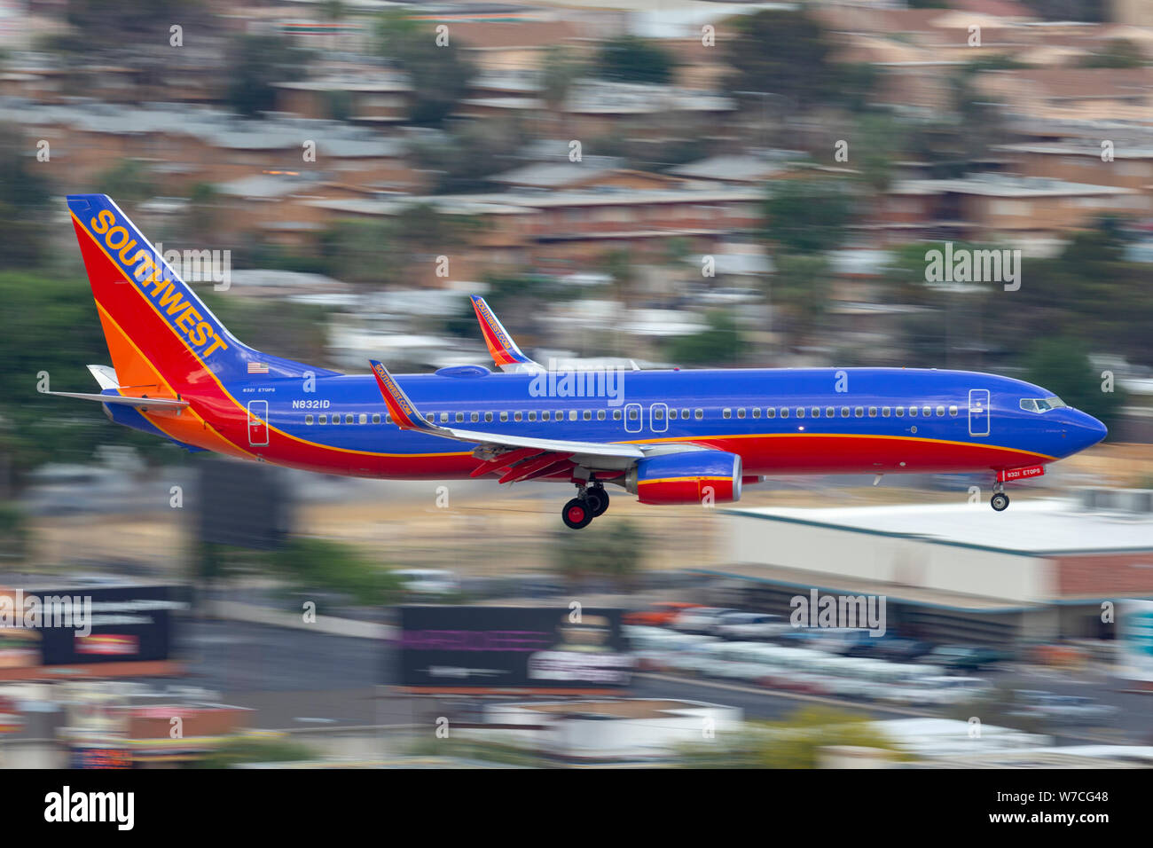 Avion de Boeing 737 de Southwest Airlines en approche pour atterrir à l'aéroport international McCarran de Las Vegas. Banque D'Images