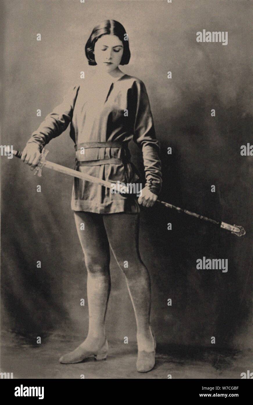 Winifred Lenihan comme Jeanne d'Arc dans la pièce Sainte Jeanne de George Bernard Shaw dans le théâtre Garrick Banque D'Images