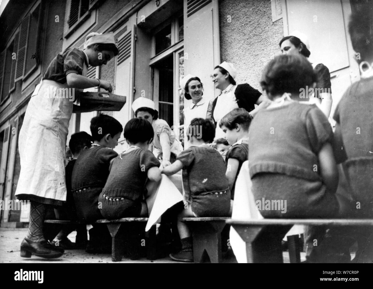 Les enfants dans un foyer géré par le ministère allemand de la santé, de la Seconde Guerre mondiale, 1939-1945. Artiste : Inconnu Banque D'Images