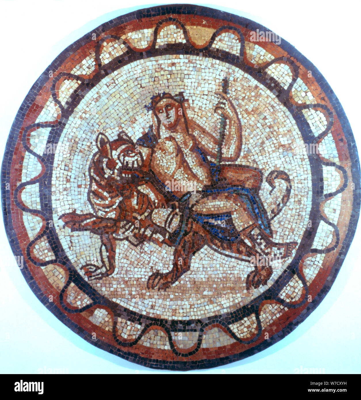 Bacchus, Dieu romain du vin, à cheval sur un tigre, mosaïque romaine, 1er ou 2ème siècle. Artiste : Inconnu Banque D'Images
