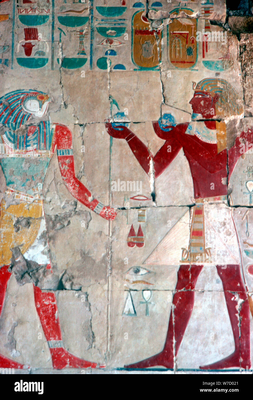 Détail de l'allégement de Thoutmosis III peint avant d'Horus, Temple d'Hatshepsout, Luxor, 15e centuryBC. Artiste : Inconnu Banque D'Images