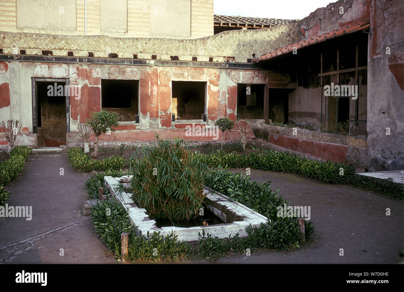 Jardin dans la cour de la Villa romaine, la Maison de l'Cerfs, Herculanum, Italie. Artiste : Inconnu Banque D'Images