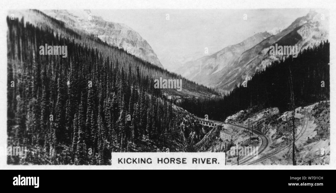 La rivière Kicking Horse, British Columbia, Canada, c1920s. Artiste : Inconnu Banque D'Images