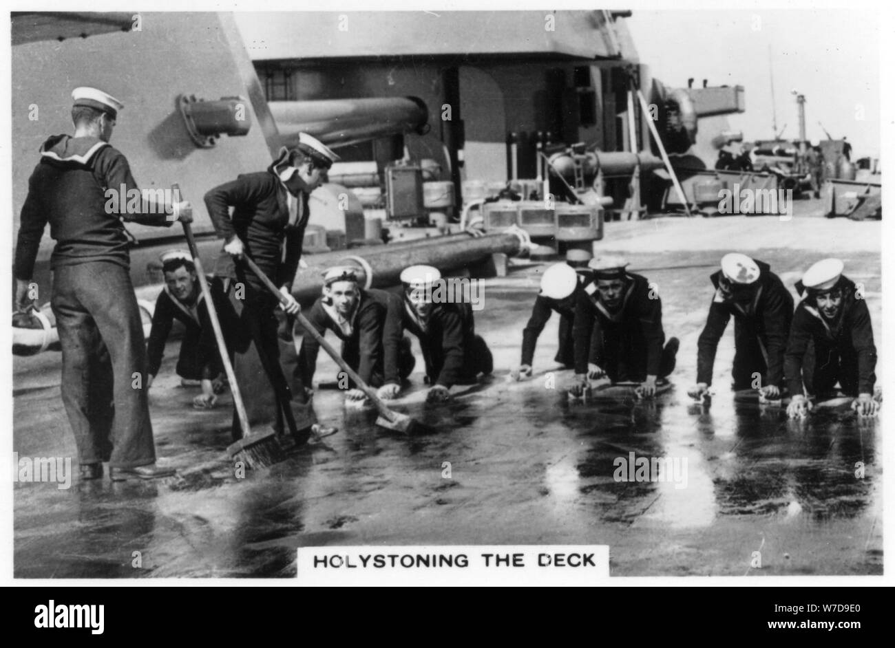Holystoning le pont, HMS 'Nelson', 1937. Artiste : Inconnu Banque D'Images