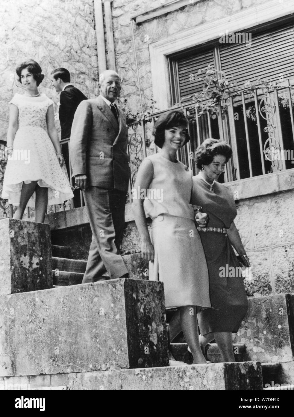Jacqueline Kennedy (1929-1924) avec la famille royale grecque, 1961. Artiste : Inconnu Banque D'Images