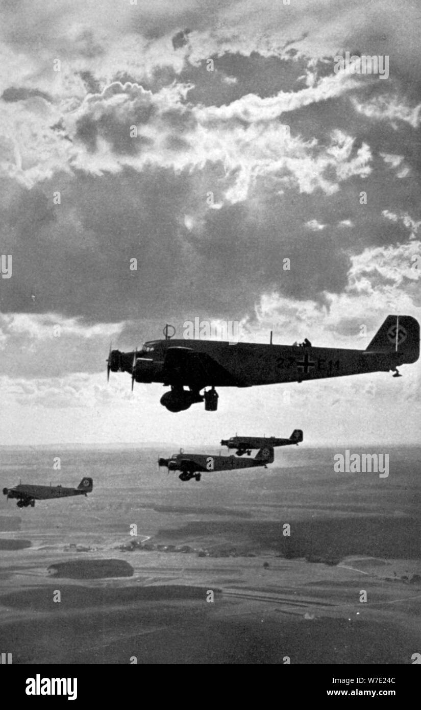 Luftwaffe allemande Junkers Ju 52 bombardiers survolant Nuremberg, Allemagne, 1936. Artiste : Inconnu Banque D'Images