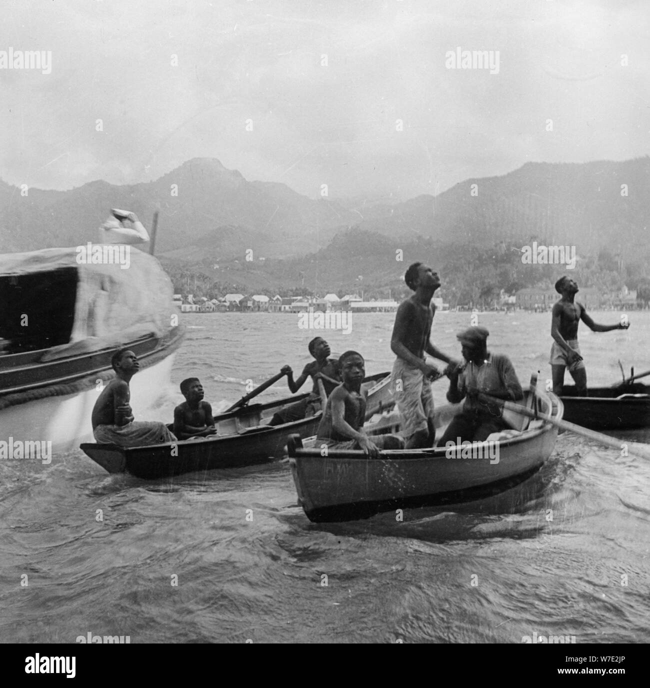 Les garçons plongée, St Vincent, 1931. Artiste : Inconnu Banque D'Images