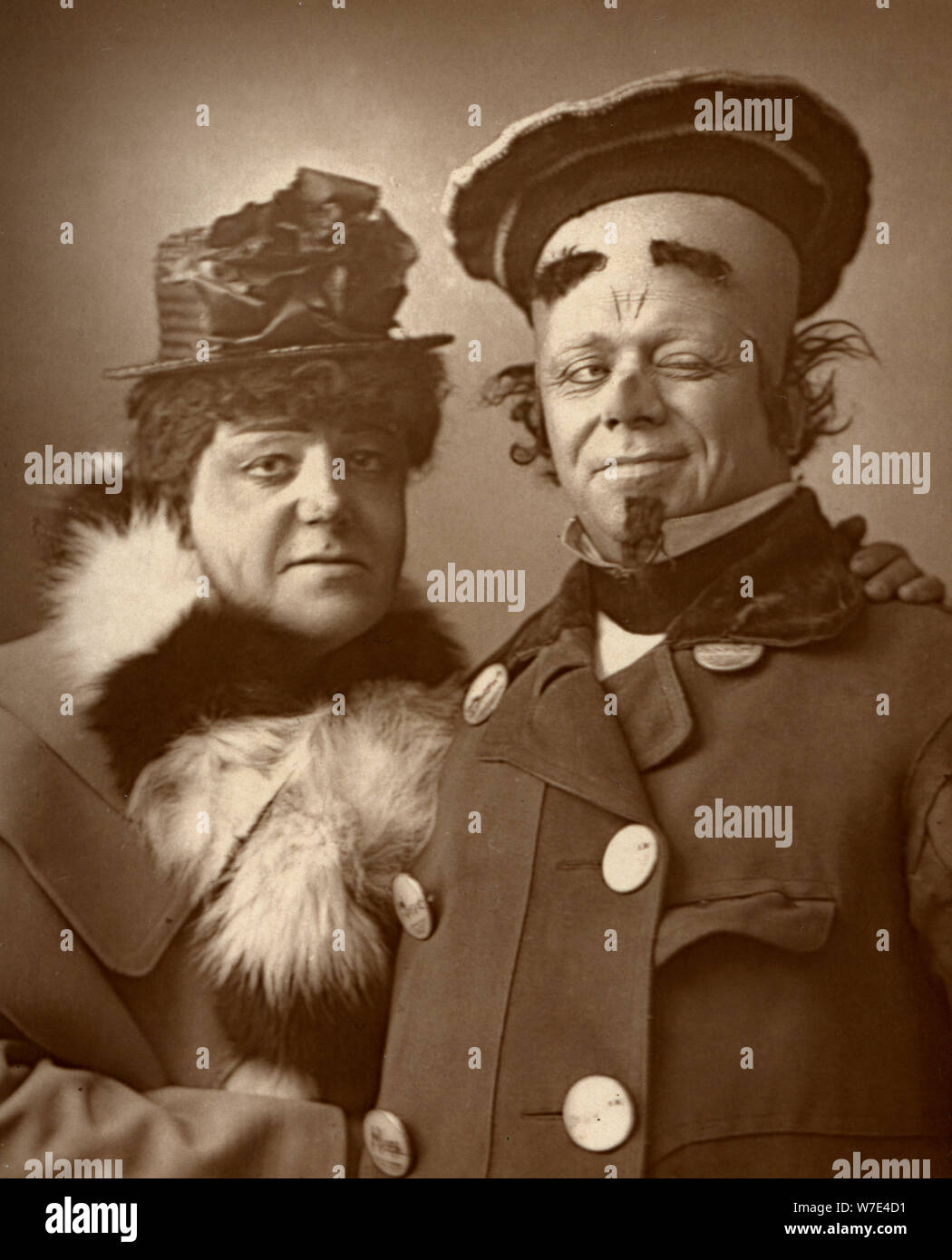 Harry Nicholls et Herbert Campbell, acteurs britanniques (la Reine et le roi), 1888. Artiste : W&D Downey Banque D'Images