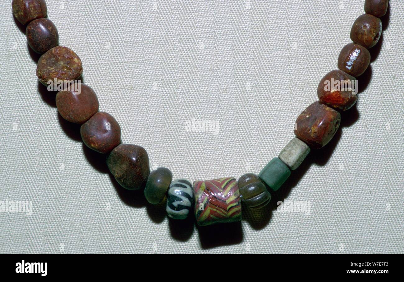 Collier en Verre anglo-saxonne, 5e siècle. Artiste : Inconnu Banque D'Images