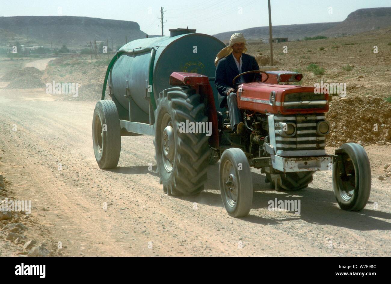 La construction de routes en Tunisie. Artiste : Inconnu Banque D'Images