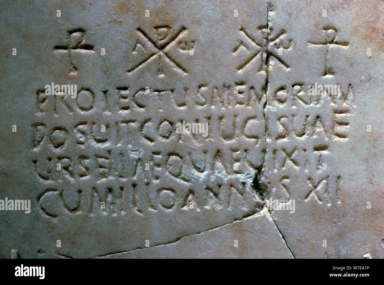 Inscription funéraire paléochrétienne. Artiste : Inconnu Banque D'Images