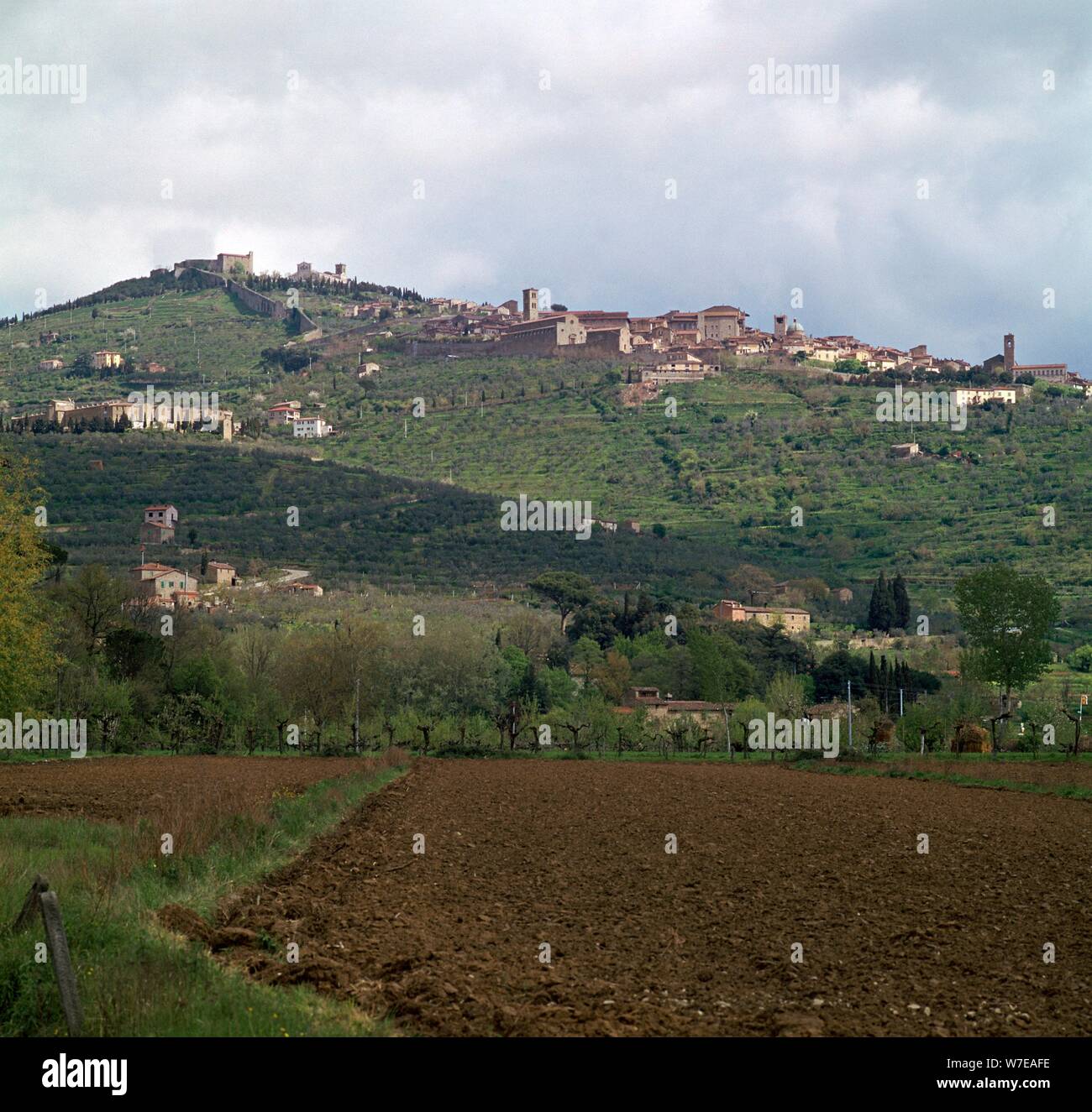 La ville de Cortona, une colline dans le centre de l'Italie. Artiste : Inconnu Banque D'Images