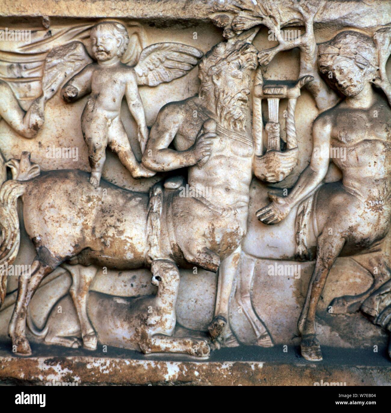 Représentation d'un centaure romain dans une procession bachiques, 2e siècle. Artiste : Inconnu Banque D'Images