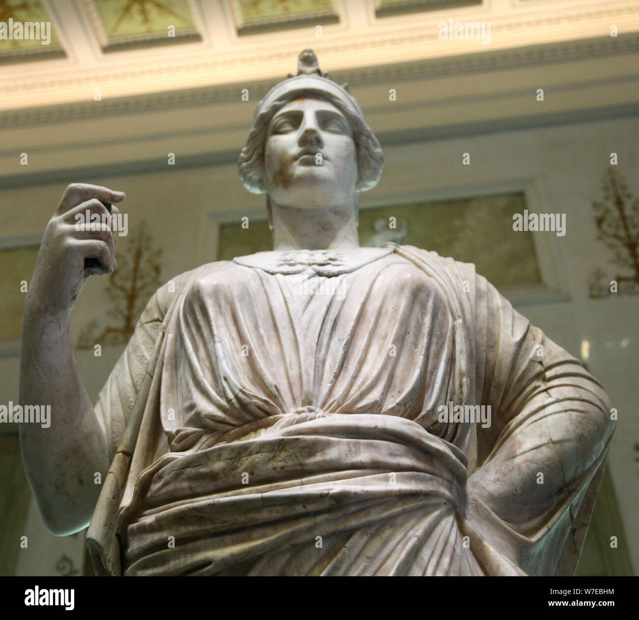 Statue d'Athéna, déesse de la sagesse et de la guerre juste, et patronne de  l'artisanat, 2e siècle. Artiste : Inconnu Photo Stock - Alamy